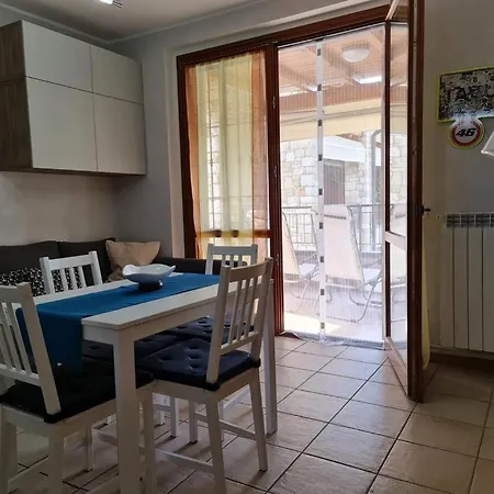 Apartment Incantevole In Con Piscina Desenzano del Garda